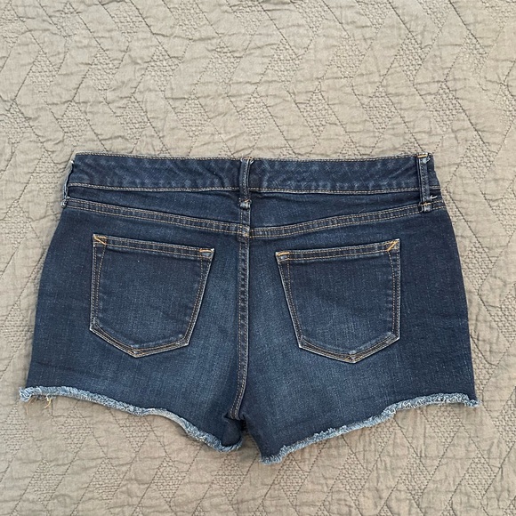 Gap denim jean shorts with frayed edges - Picture 6 of 8